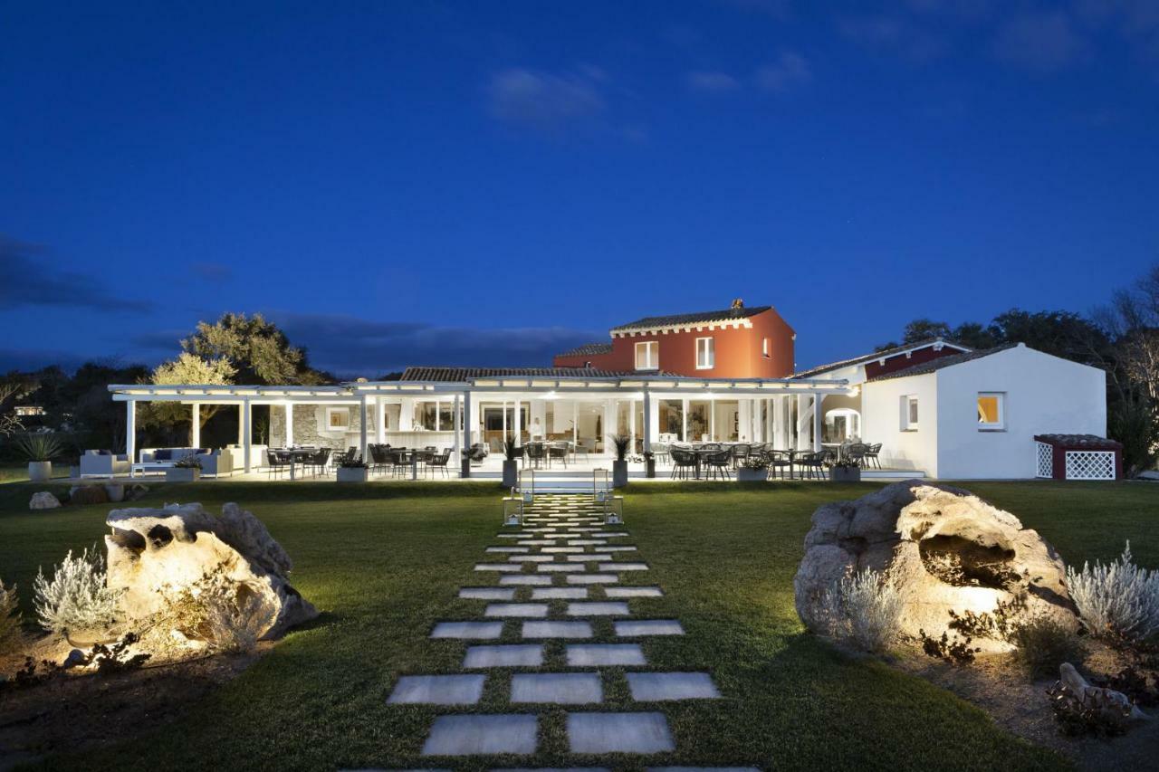 Li Neuli Country Club Hotell San Pantaleo Exteriör bild