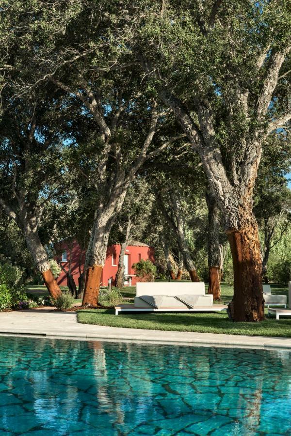 Li Neuli Country Club Hotell San Pantaleo Exteriör bild