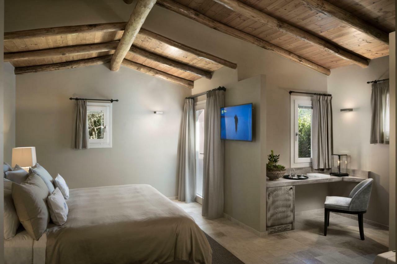Li Neuli Country Club Hotell San Pantaleo Exteriör bild
